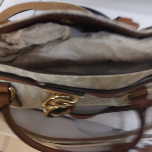 Michael Kors Hamilton Tote Handbag w/ 2 belts! - Picture 5 of 16